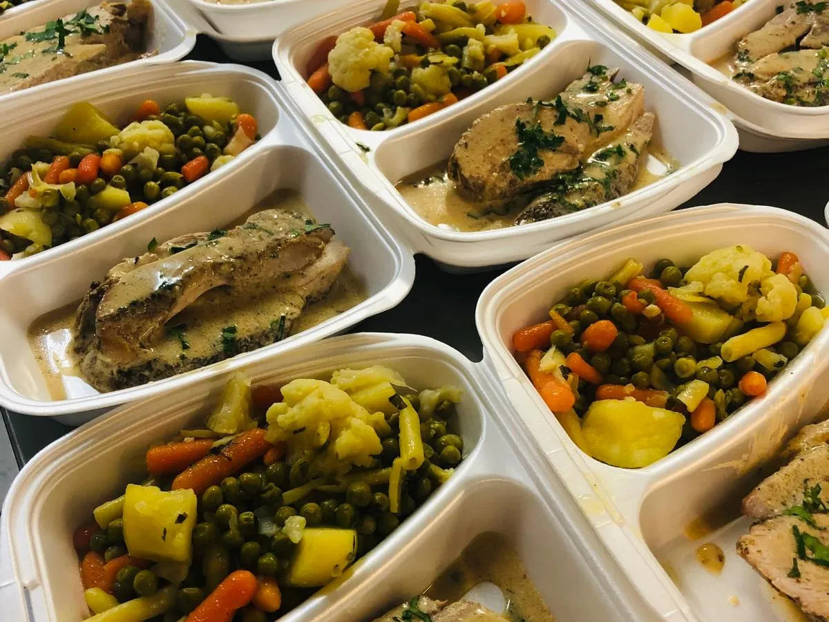 Caserole cu friptură de porc în sos alb și legume mexicane